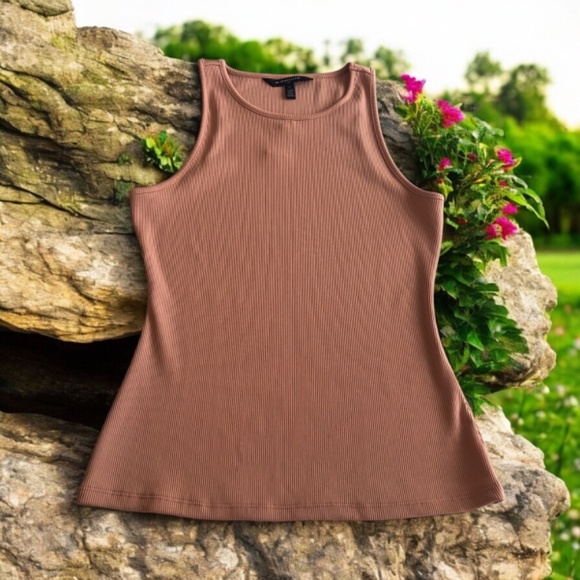 WHBM Forme Ribbed Stretch Tank - Picture 5 of 12